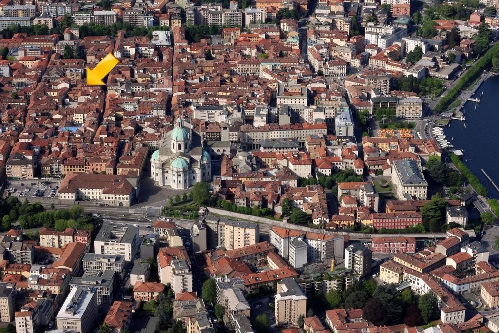 Ancient Courtyard Bonanomi In Como Historic Centre ภายนอก รูปภาพ